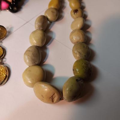 VARIETY OF FASHION JEWELRY
