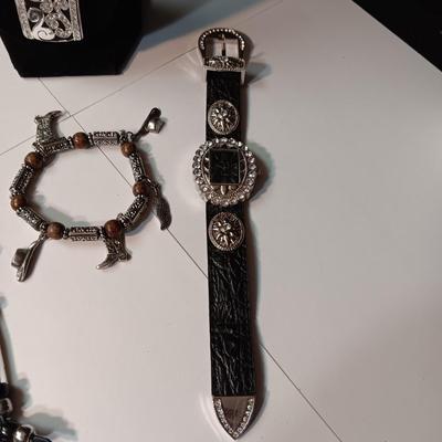 FASHION JEWELRY WITH A WESTERN FEEL