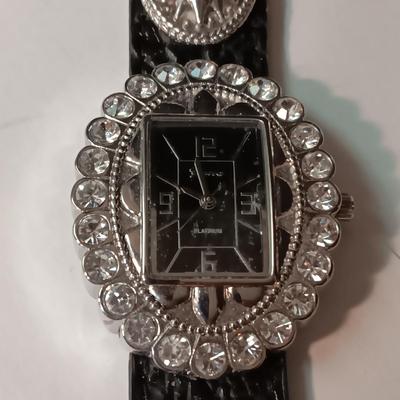 FASHION JEWELRY WITH A WESTERN FEEL