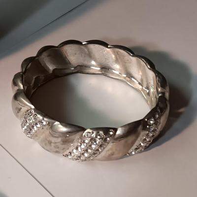 SILVER-TONE FASHION JEWELRY