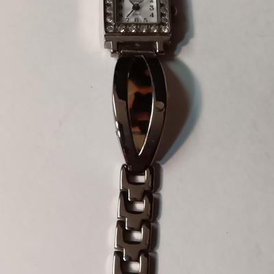 SILVER-TONE FASHION JEWELRY