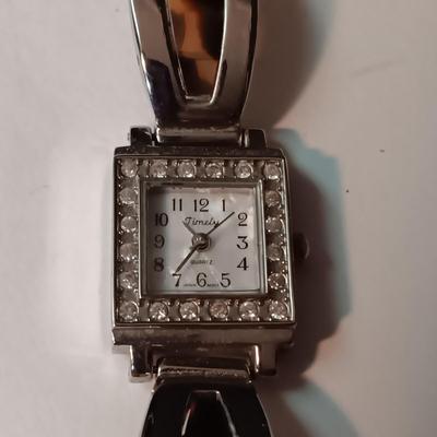 SILVER-TONE FASHION JEWELRY