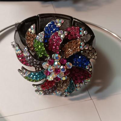 COLORFUL FASHION JEWELRY