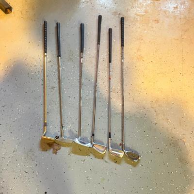 Top-Flite Irons, Mojo Balls & More Golf Items (B2-MG)