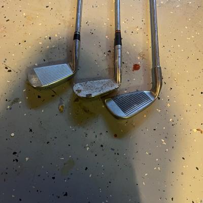 Top-Flite Irons, Mojo Balls & More Golf Items (B2-MG)