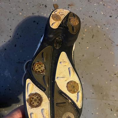 Top-Flite Irons, Mojo Balls & More Golf Items (B2-MG)