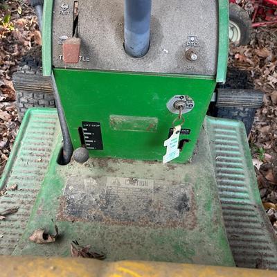 John Deere 111 Riding Mower (S-MG)