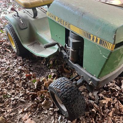 John Deere 111 Riding Mower (S-MG)