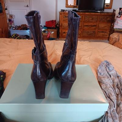 NEW GIANNI BINI BOOTS (11) SCARVES AND LEGGINGS