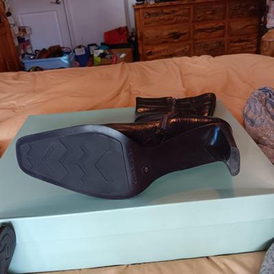 NEW GIANNI BINI BOOTS (11) SCARVES AND LEGGINGS