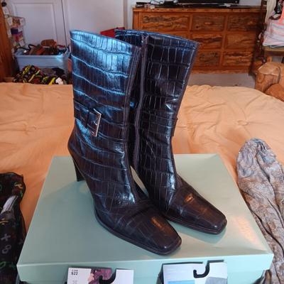 NEW GIANNI BINI BOOTS (11) SCARVES AND LEGGINGS