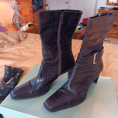 NEW GIANNI BINI BOOTS (11) SCARVES AND LEGGINGS