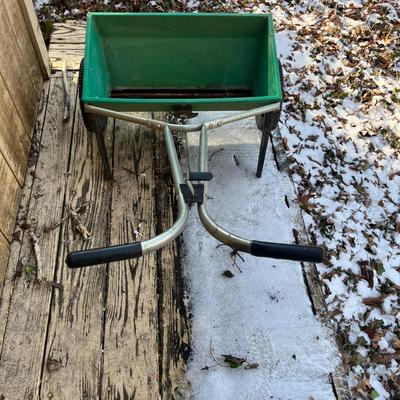 Red Devil Spreader & Peat Moss (S-MG)