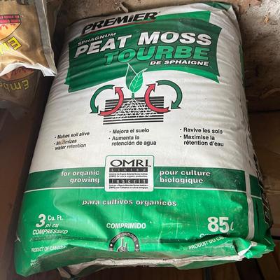 Red Devil Spreader & Peat Moss (S-MG)