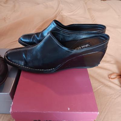 1 NEW VANELI SPORT AND ANOTHER PAIR OF VANELI SHOES, TIGHTS AND UMBRELLAS