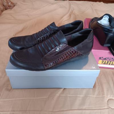 1 NEW VANELI SPORT AND ANOTHER PAIR OF VANELI SHOES, TIGHTS AND UMBRELLAS