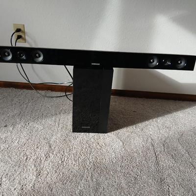 Samsung HW-H450 Powered home theater sound bar with wireless subwoofer and Bluetooth