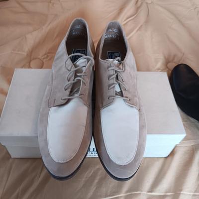 LIKE NEW MUNRO AND CLARKS SHORT BOOTS AND SHOES