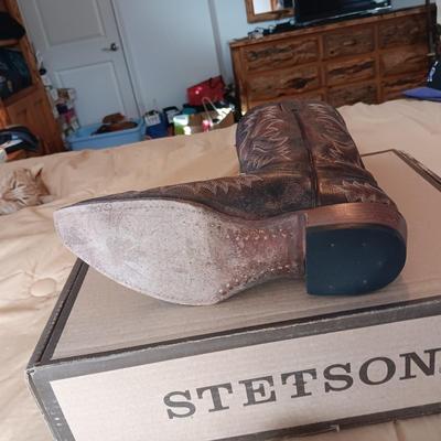 LADIES STETSON BOOTS AND SOCKS SIZE 10