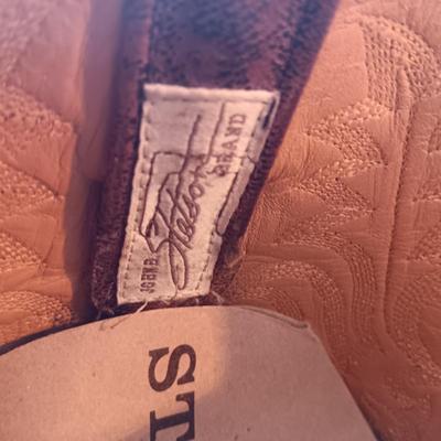 LADIES STETSON BOOTS AND SOCKS SIZE 10