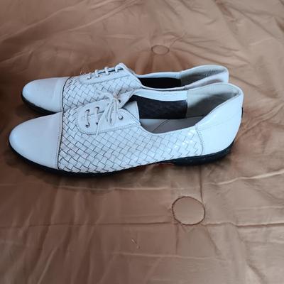 LADIES SESTO GOLF SHOES (12) AND FIRESIDE SLIPPERS (10)