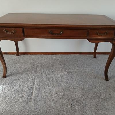 Beautiful Drexel sofa / console entryway table with three drawers