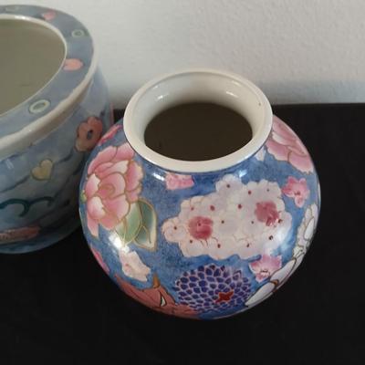 Ceramic flowerpot with decorative vase