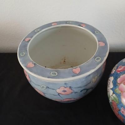 Ceramic flowerpot with decorative vase