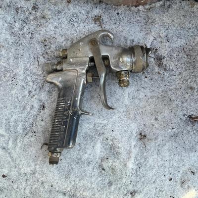 Sears Paint Tank, Aro 1/4” Air Ratchet plus 3M & Cabot Respirators (S-MG)