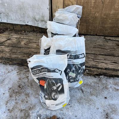 Sears Paint Tank, Aro 1/4” Air Ratchet plus 3M & Cabot Respirators (S-MG)