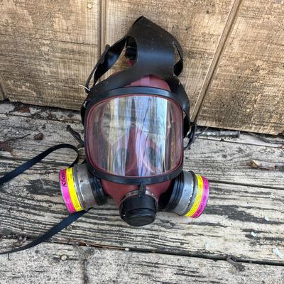 Sears Paint Tank, Aro 1/4” Air Ratchet plus 3M & Cabot Respirators (S-MG)