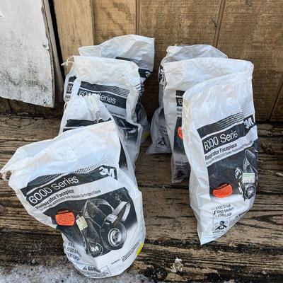 Sears Paint Tank, Aro 1/4” Air Ratchet plus 3M & Cabot Respirators (S-MG)