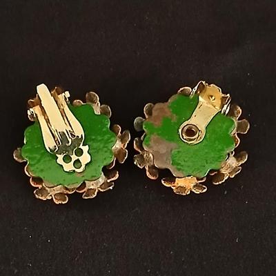 Vintage Enameled Metal Flower Brooch with matching clip-on earrings Vintage Jewlery
