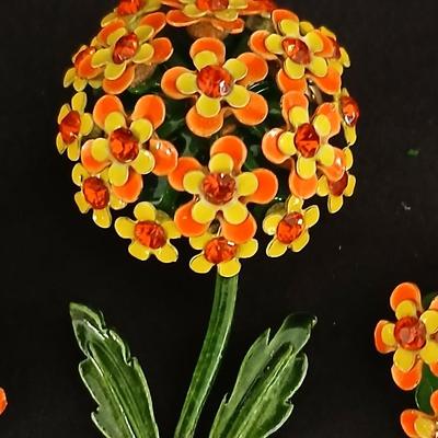 Vintage Enameled Metal Flower Brooch with matching clip-on earrings Vintage Jewlery