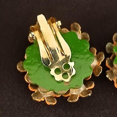 Vintage Enameled Metal Flower Brooch with matching clip-on earrings Vintage Jewlery