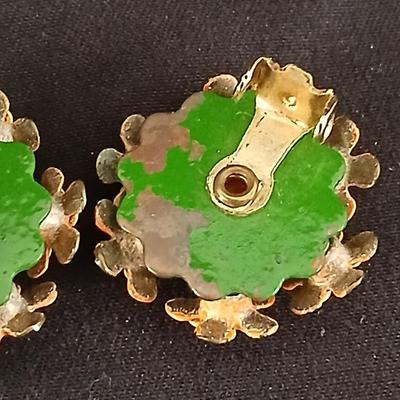 Vintage Enameled Metal Flower Brooch with matching clip-on earrings Vintage Jewlery