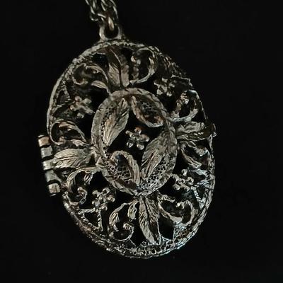 Vintage locket Poppy cameo Jewelry necklace with Antique painted deer bracelet