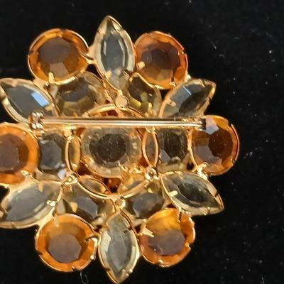 Vintage beaded brooch with matching clip-on earrings Jewlery set