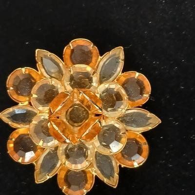 Vintage beaded brooch with matching clip-on earrings Jewlery set