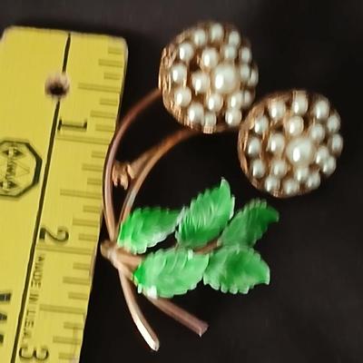 Double Faux Cluster Baroque Pearl Flower Brooch Pin with vintage cameo pendant - Jewelry