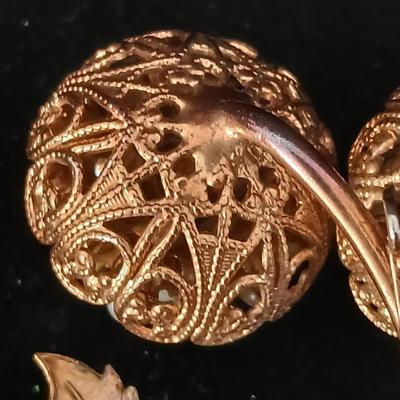 Double Faux Cluster Baroque Pearl Flower Brooch Pin with vintage cameo pendant - Jewelry