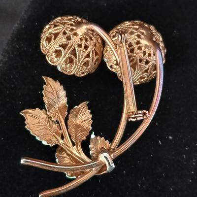 Double Faux Cluster Baroque Pearl Flower Brooch Pin with vintage cameo pendant - Jewelry