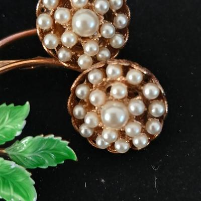 Double Faux Cluster Baroque Pearl Flower Brooch Pin with vintage cameo pendant - Jewelry