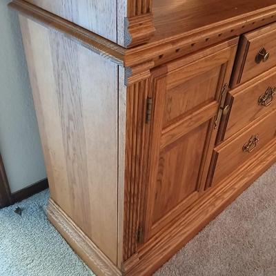 Richardson Brothers Company Lighted China Hutch