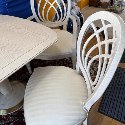 Henredon Table/2 leaves, with 6 oversized chairs