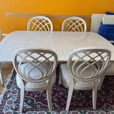 Henredon Table/2 leaves, with 6 oversized chairs