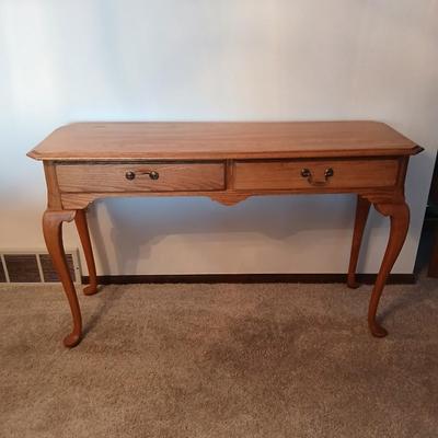 Governor's oak Kincaid Sofa console / entryway table
