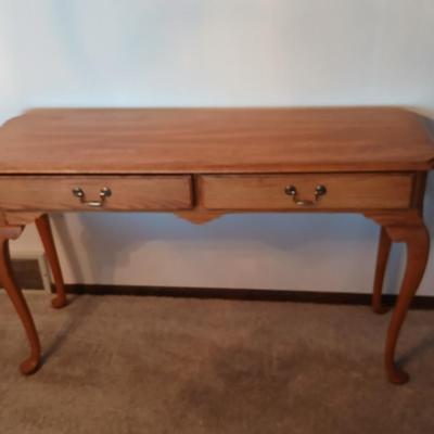 Governor's oak Kincaid Sofa console / entryway table
