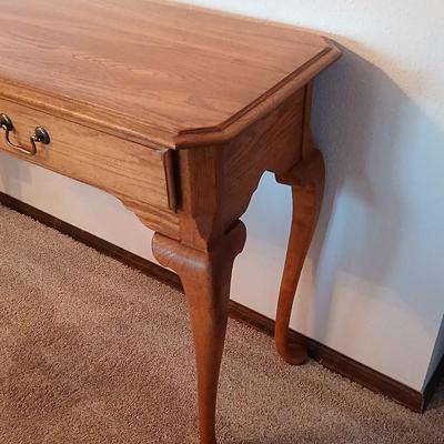 Governor's oak Kincaid Sofa console / entryway table