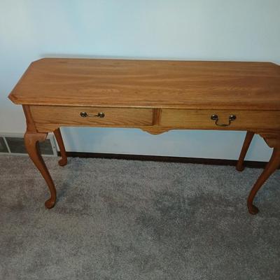 Governor's oak Kincaid Sofa console / entryway table